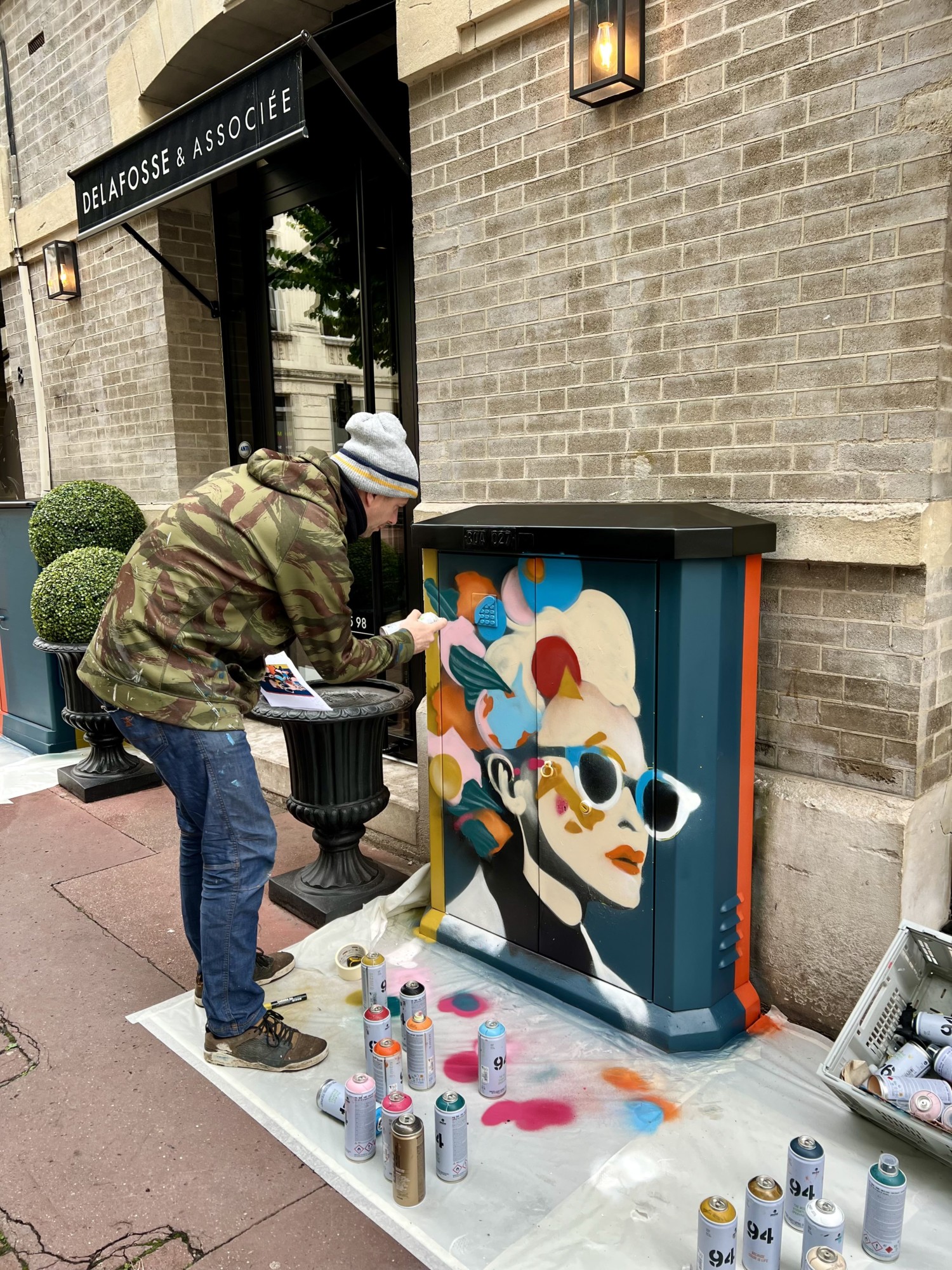 Peinture sur l'extérieur de l'agence Delafosse & Associée