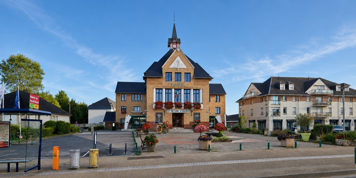 Image de l'hôtel de ville du Mesnil-Esnard, Normandie, France
